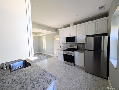 7377 Melrose St, Detroit, MI 48211 - photo 4