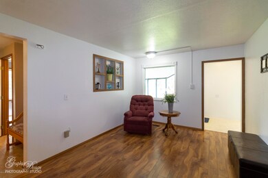 003 Sitting Room (2)
