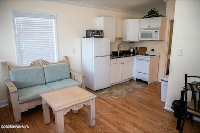 714 Cronely unit A, Wilmington, NC 28401 - photo 2