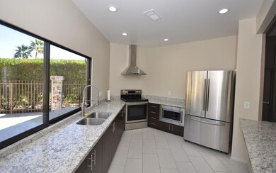 9232 N Camino Vista Ln, Phoenix, AZ 85028 - photo 7