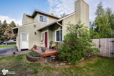 2030 Sturbridge Circle-large-014-Front Y