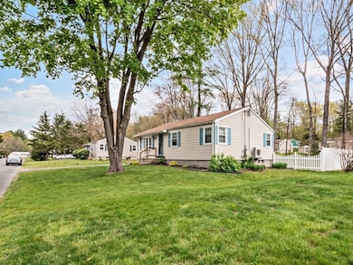 37 Austin Cir, Florence, MA 01062 - photo 3