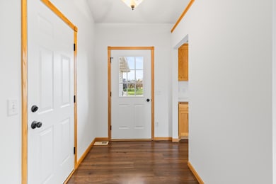 140 Stallion Ln, Circle Pines, MN 55014 - photo 3