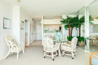 Spacious dining area with breakfast bar for additi