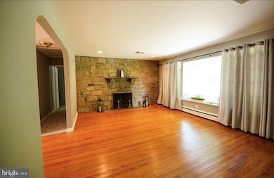 207 Brookthorpe Cir, Broomall, PA 19008 - photo 6