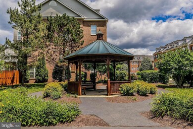 12780 Heron Ridge Dr, Fairfax, VA 22030 - photo 5