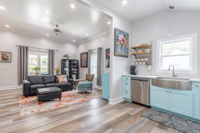 310 W Blue Ridge St, Pendleton, SC 29670 - photo 3