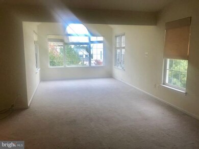 25810 Kirkwood Square, Chantilly, VA 20152 - photo 7