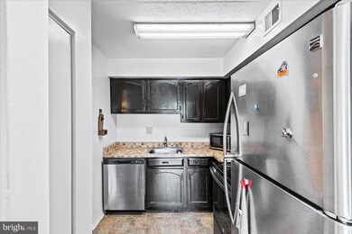 8611D Sacramento Dr unit 1/8611D, Alexandria, VA 22309 - photo 5