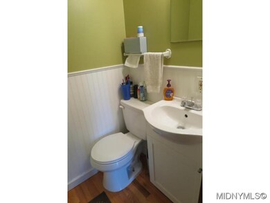 1ST FLR HALF BATH