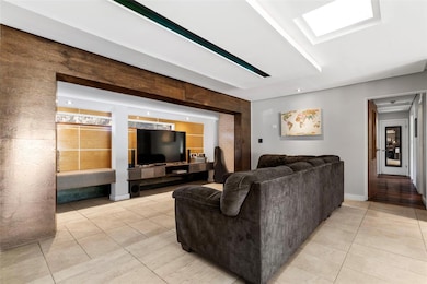 2406 Meadowbrook Dr, Lutz, FL 33558 - photo 7