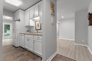 10 Green Bay Ct unit 105, Appleton, WI 54911 - photo 2