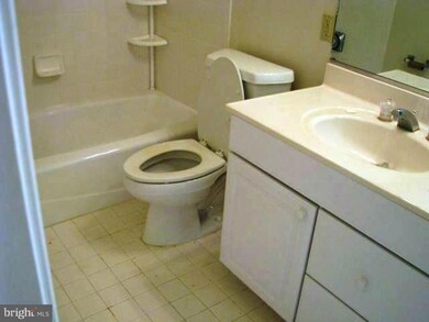 21621 Goshen Oaks Rd, Gaithersburg, MD 20882 - photo 4