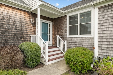 97 Osprey Ct unit 12B, Middletown, RI 02842 - photo 2