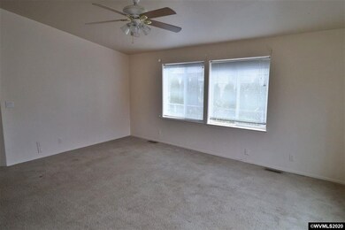 323 SE Sheridan Rd, Sheridan, OR 97378 - photo 4