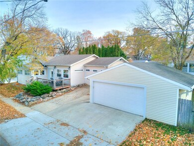 Newly replaced drive to 2 car garage