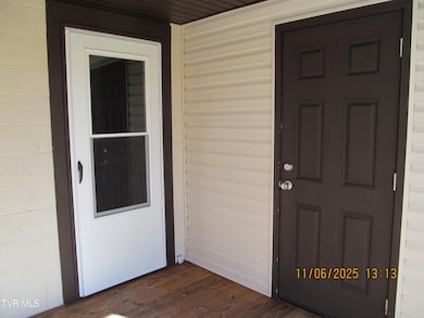 282 Siesta Lodge Dr, Coeburn, VA 24230 - photo 6