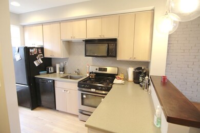 28 Bigelow St unit B, Cambridge, MA 02139 - photo 4