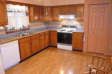 155 Dorr Dr unit 3, Rutland, VT 05701 - photo 2