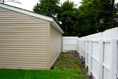 1421 Linden Ave, South Bend, IN 46628 - photo 7