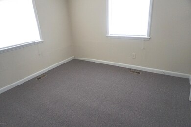 303 Country Club Rd, Jacksonville, NC 28546 - photo 5