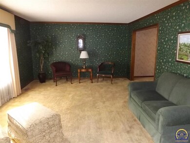 3825 SW Gamwell Rd, Topeka, KS 66610 - photo 2