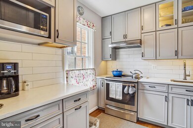 3511 Chevy Chase Lake Dr unit 1004, Chevy Chase, MD 20815 - photo 4