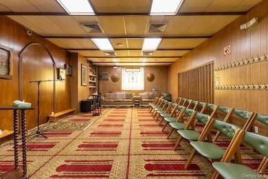 5836 Catalpa Ave, Flushing, NY 11385 - photo 6