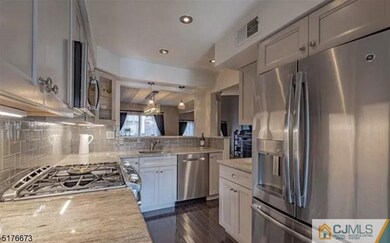 7 Dogwood Ct, Woodland Park, NJ 07424 - photo 2