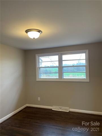 504 W Phifer St, Marshville, NC 28103 - photo 7