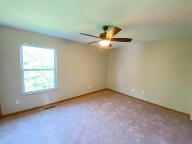 829 Crevis Ln, Columbus, OH 43228 - photo 7