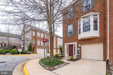 9143 Silvershadow Ct, Lorton, VA 22079 - photo 3