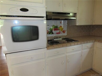 1317 Old Still St, Lancaster, SC 29720 - photo 5