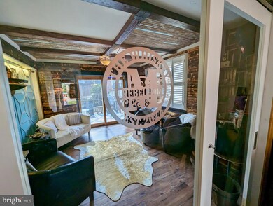 325 Springfield Ave, Folsom, PA 19033 - photo 5