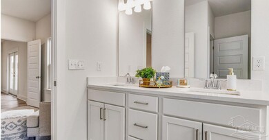 905 Windhill Dr unit 17B, Cantonment, FL 32533 - photo 4