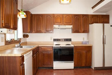 41 Hemlock St, East Walpole, MA 02032 - photo 5