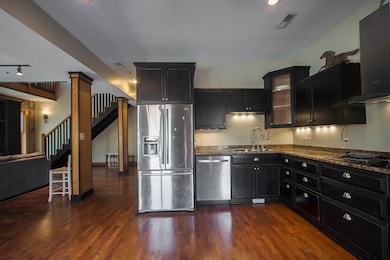 Kitchen 02_HDR