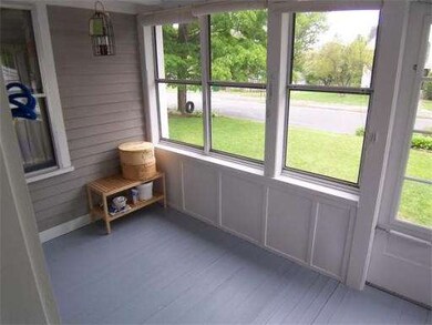 22 Maple St, Florence, MA 01062 - photo 4