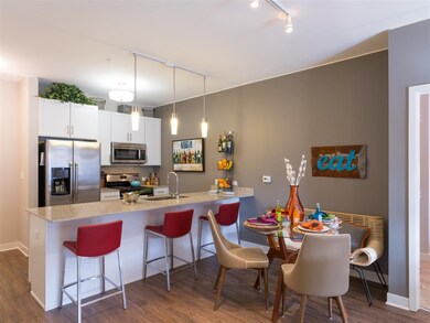 255 N Addison Ave unit 438, Elmhurst, IL 60126 - photo 4