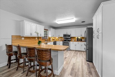 19926 SW 326th St, Homestead, FL 33030 - photo 5