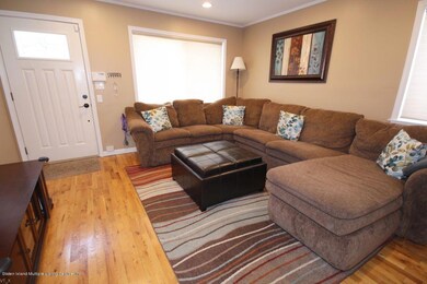 15 Simmons Ln, Staten Island, NY 10314 - photo 2