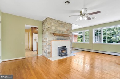 9338 Dubarry Ave, Lanham, MD 20706 - photo 6