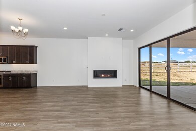 005_Living Room
