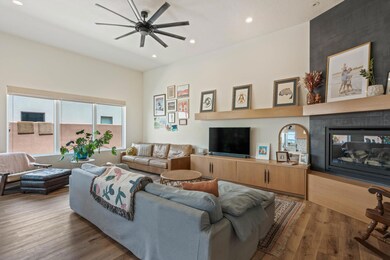 3214 S Red Sands Way Hurricane-large-005