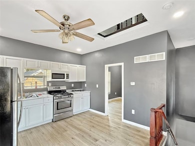 2413 SE 8th St, Des Moines, IA 50315 - photo 3