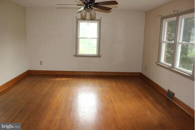 335 East Ave, Greencastle, PA 17225 - photo 3