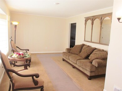1552 Farm Ln, Bethlehem, PA 18018 - photo 3