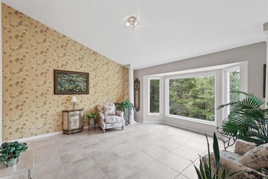 Solarium/dining room