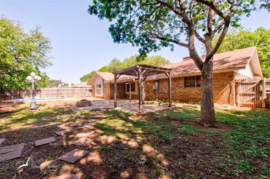 3241 Westchester Dr, Abilene, TX 79606 - photo 4