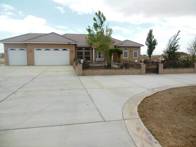 5588 Willow Ave, Rosamond, CA 93560 - photo 4